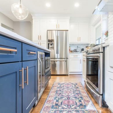 custom kitchen cabinets Longwood FL. navy island quartz countertops design